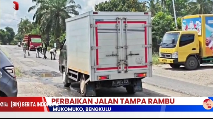 Perbaikan Jalan Tambal Sulam Lintas Bengkulu-Sumbar di Mukomuko Tanpa Rambu, Menimbulkan Korban Kecelakaan